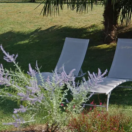 La Lilas Des Fargues Bed & Breakfast