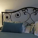 La Lilas Des Fargues Bed & Breakfast