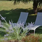 La Lilas Des Fargues Bed & Breakfast