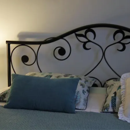 La Lilas Des Fargues Bed & Breakfast